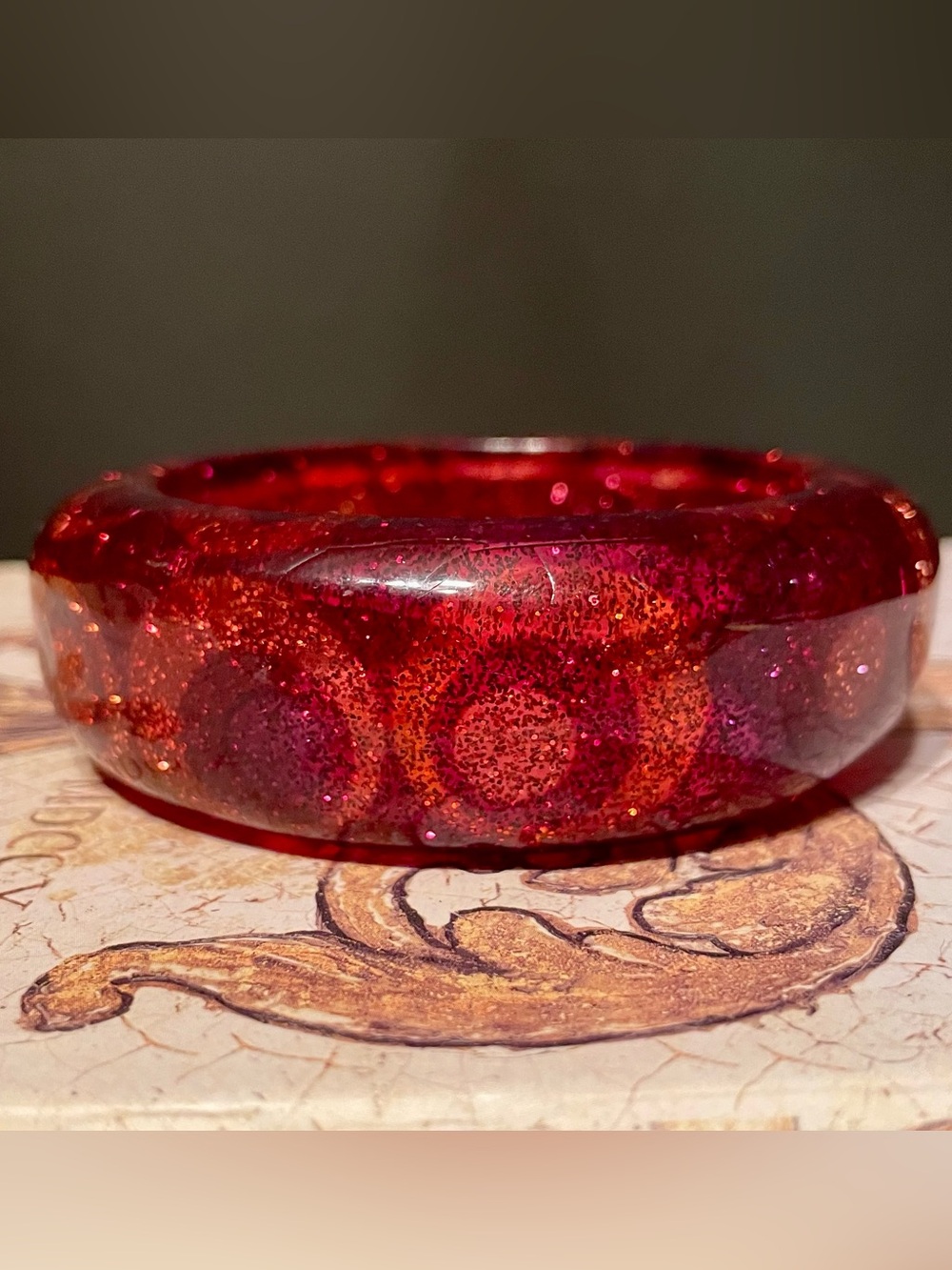 Red Glitter Lucite Bangle Bracelet - size 8 - Picture 2 of 4